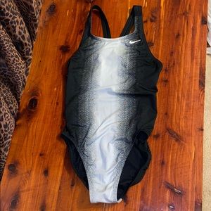 Nike Women’s One Piece Swimsuit